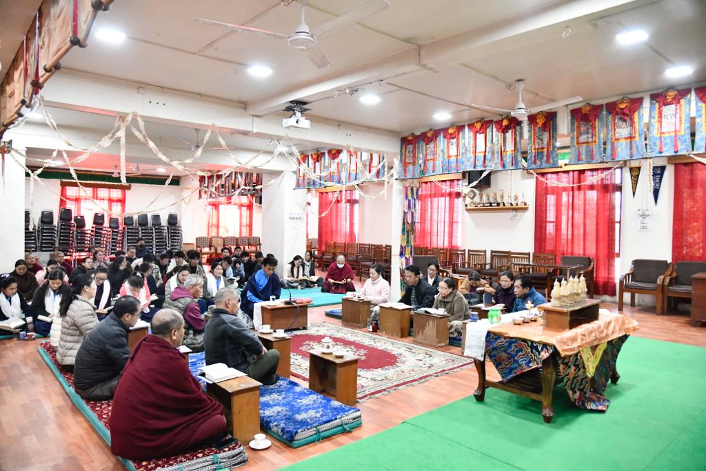 Read more about the article Seven Medical Students Completed The Full Recitation Of The RGyud-GSum