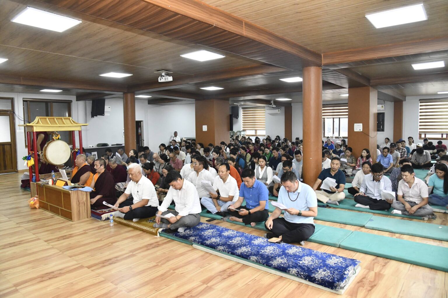 Read more about the article 为达赖喇嘛尊者膝盖手术的成功举办祈福法会