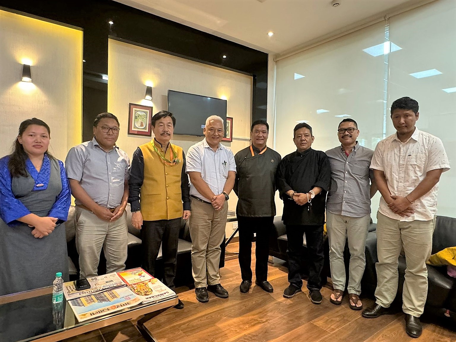 Read more about the article 门孜康院长会见阿鲁纳恰尔邦首席部长白玛堪卓先生