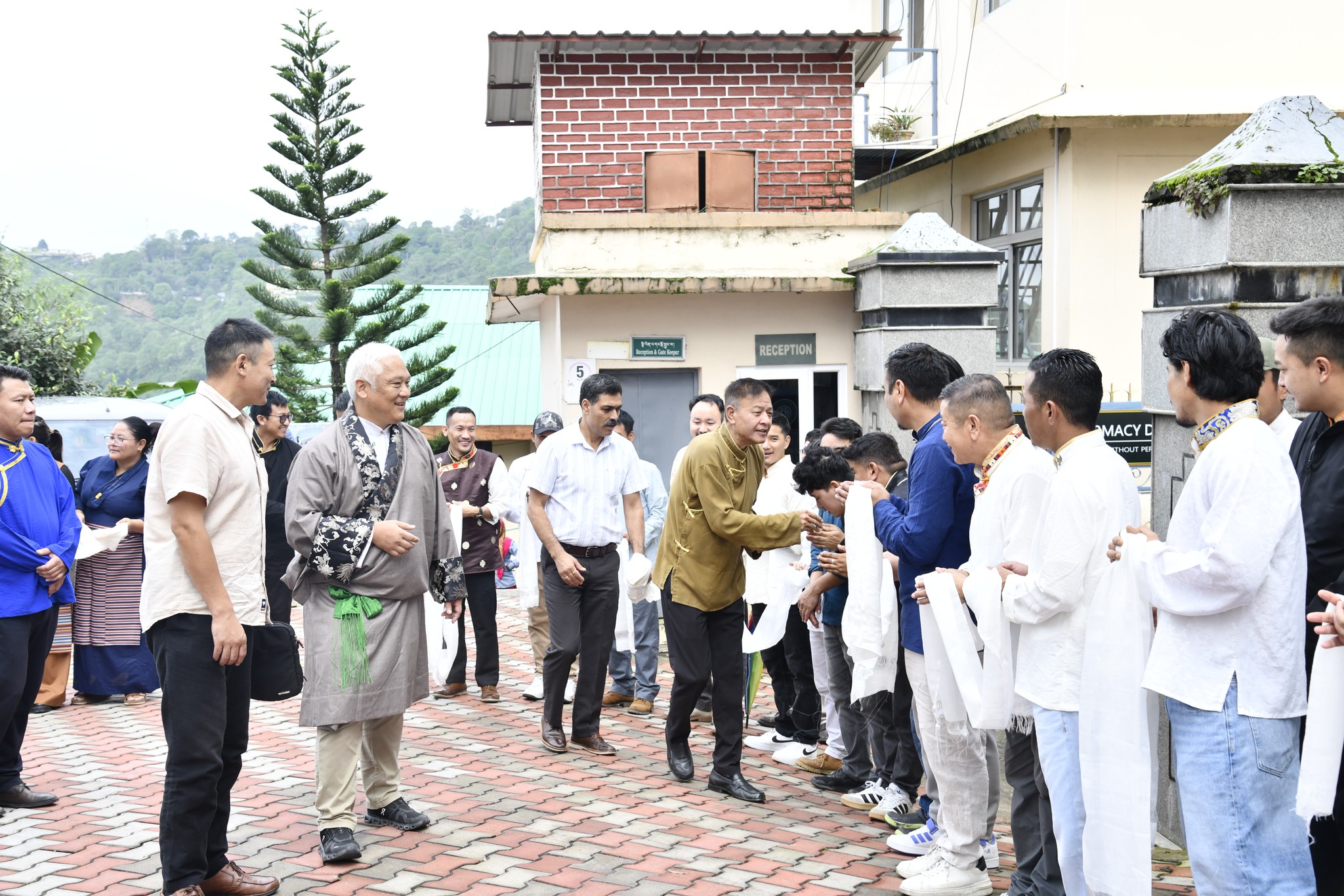 Read more about the article 藏人行政中央司政访问门孜康